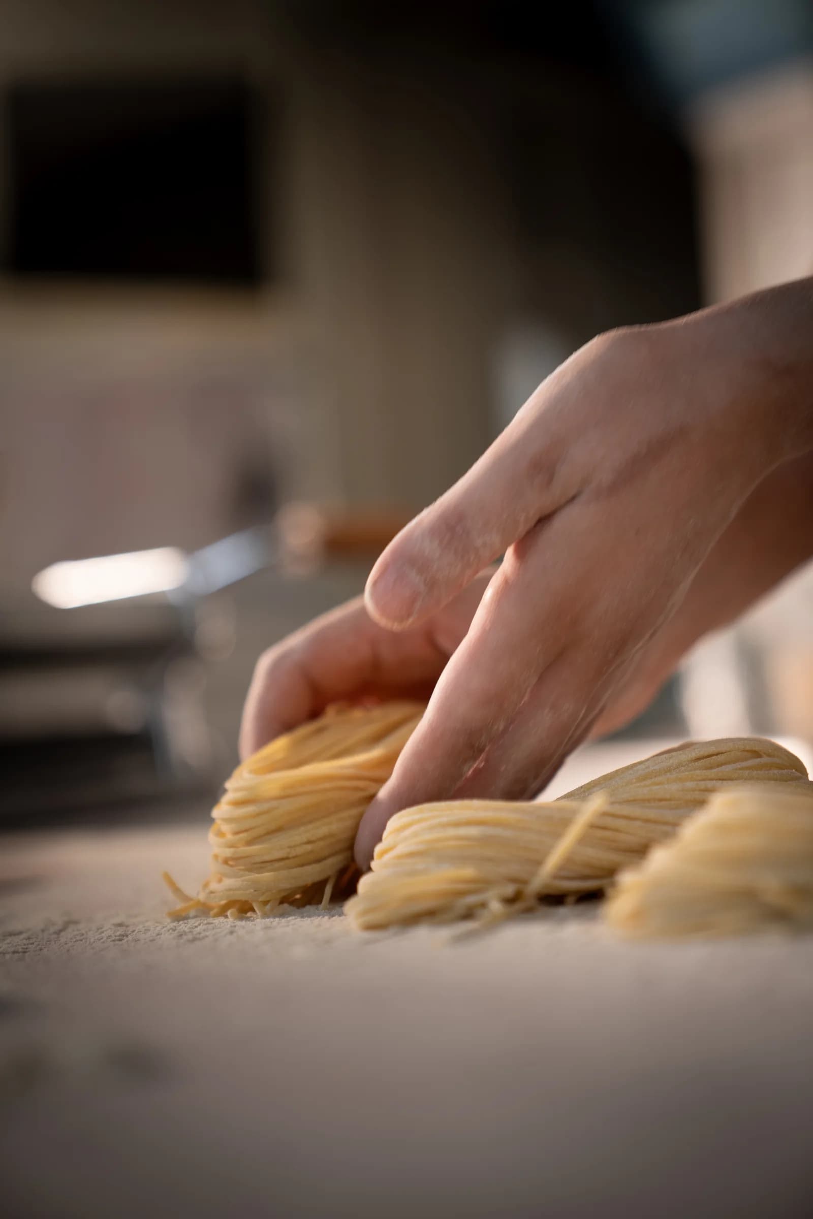 Preparazione della pasta fresca in cucina